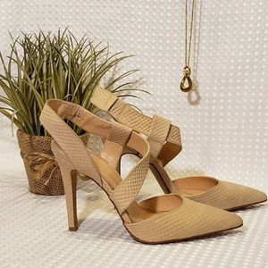 Vince Camuto Pointy Toe Heels NWOT